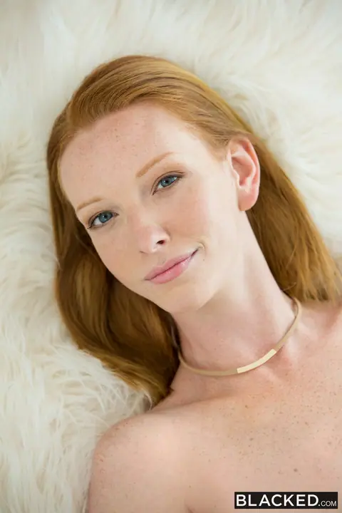 Katy Kiss: Slim Redhead in Stockings Takes BBC Outdoors – photo 7 of 20