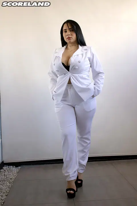 Kim Velez: Brunette Latina Shows Her Big Tits and Thick Ass in a Thong – photo 1 of 16