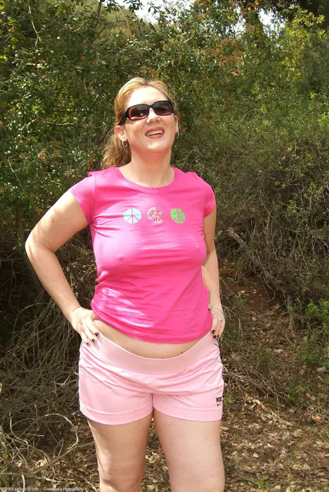 BBW MILF Strips Outdoors and Flashes Her Big Tits – photo 20 of 20