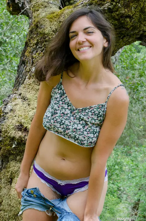 Katie Zucchini: Hairy Brunette with Natural Tits Poses Outdoors – photo 5 of 20