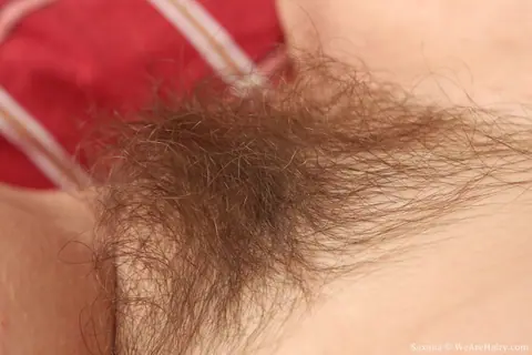 Curvy MILF Pulls Aside Her Panties and Spreads Her Hairy Pussy – photo 14 of 16