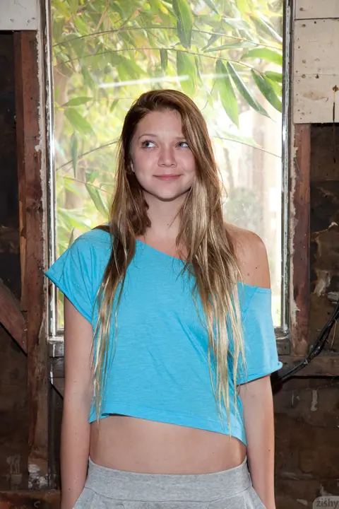 Jessie Andrews: Redhead with Natural Tits Shows Her Boobs and Ass Outdoors – photo 2 of 11