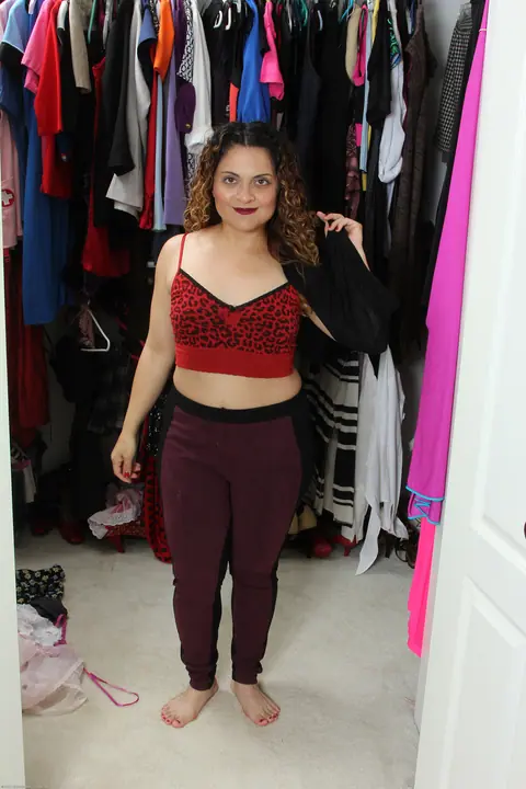 Drew Jones: Curvy Spanish MILF Undresses and Spreads Her Hairy Bush – photo 2 of 20