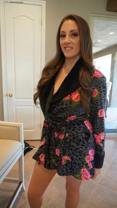 Melanie Hicks: Busty Curvy MILF in Lingerie Gives a Blowjob and Gets Fucked – photo 11 of 19