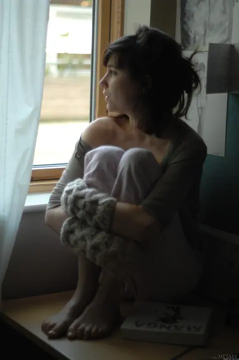 Slim Woman Gets Naked and Spreads Her Pussy – photo 3 of 20