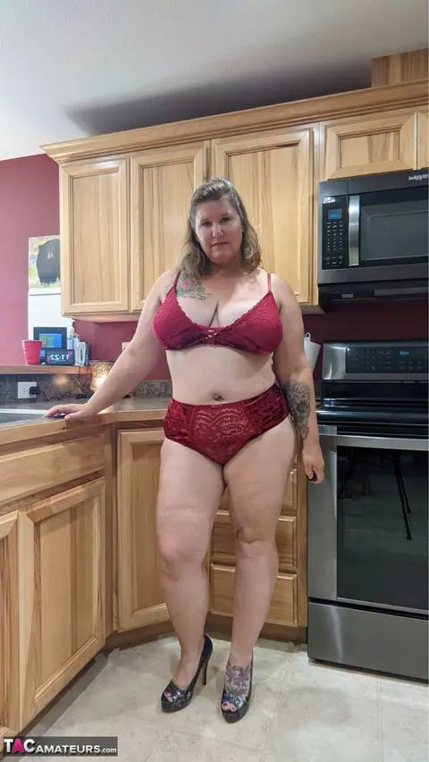 Busty Kris Ann: Mature Blonde BBW Shows Her Big Tits and Hairy Pussy in the Kitchen – photo 1 of 16