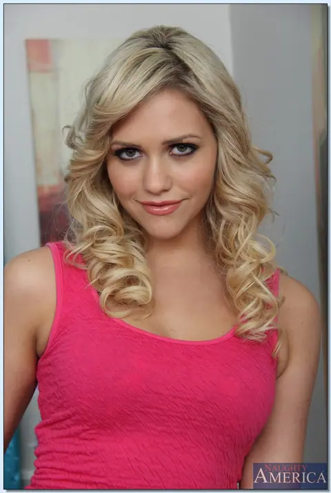 Mia Malkova: Petite Curly Blonde Spreads Her Pussy Wide – photo 5 of 20