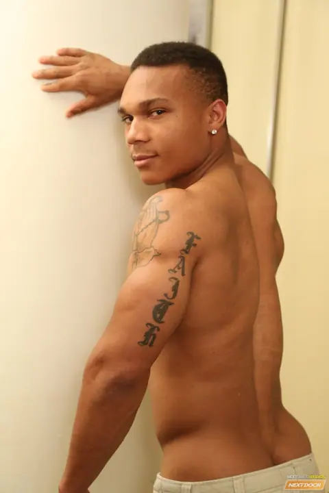 Woman Strips and Kisses Her Partner – photo 4 of 20