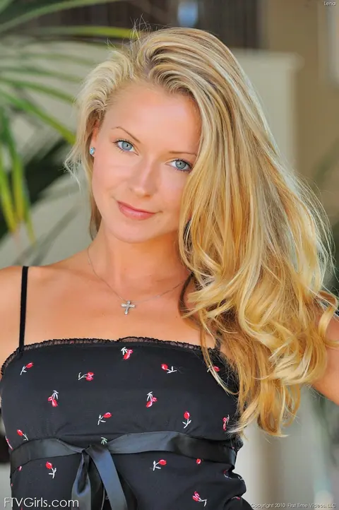 Lena Nicole: Blonde with Small Natural Tits Spreads Her Pussy Outdoors – photo 12 of 16