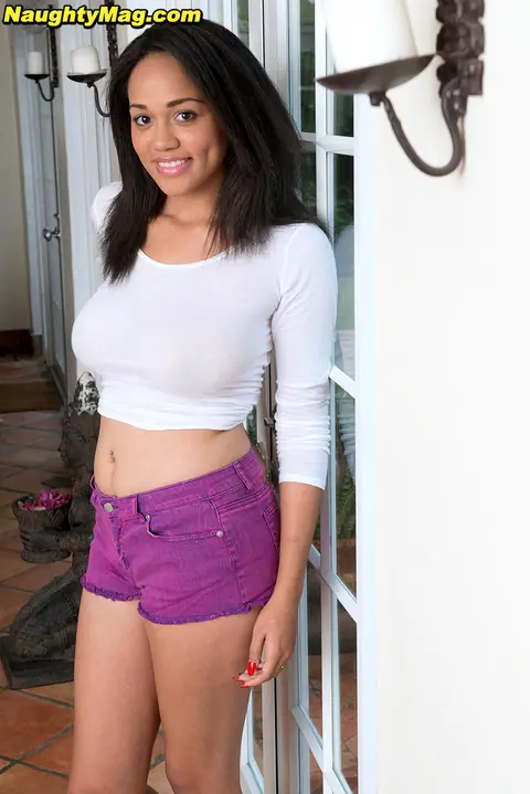 Julie Kay: Thick Ebony Brunette with Big Tits Pulls Down Her Panties – photo 5 of 16