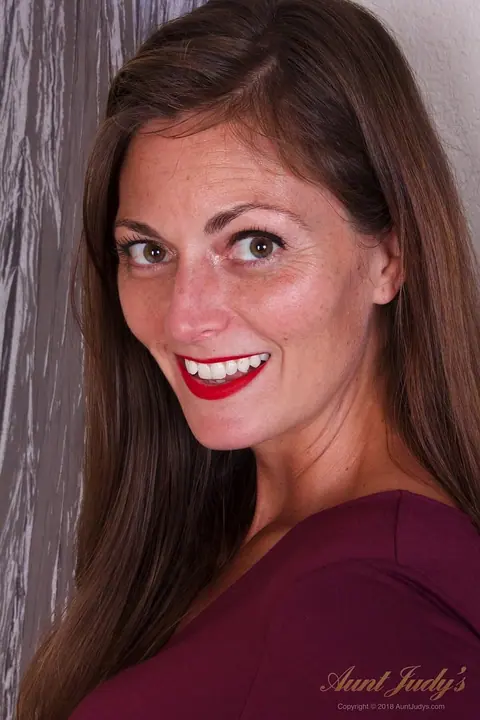 Veronica Johnson: Mature Brunette Reveals Hairy Crotch and Small Tits – photo 1 of 20