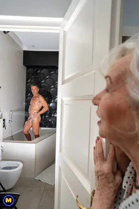 Tanned Mature BBW Gets Fucked in the Bathroom and Takes a Cumshot – photo 3 of 20