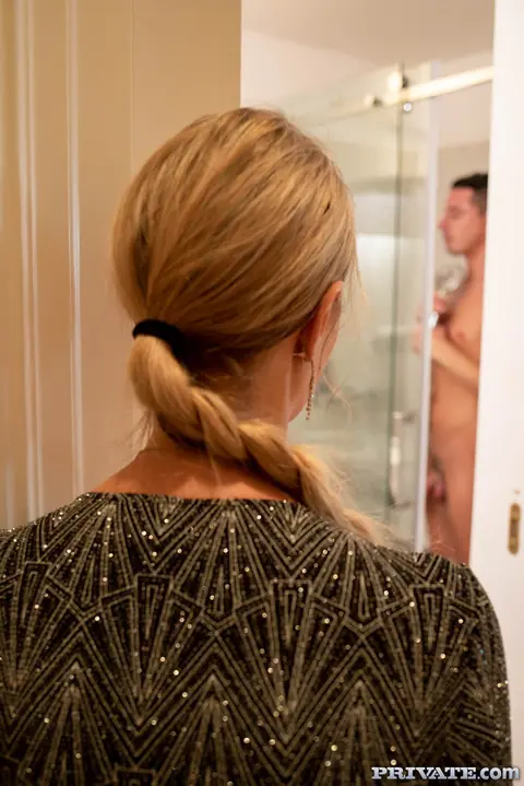 Florane Russell: Busty Blonde MILF Rides Him Anal in Heels – photo 7 of 20