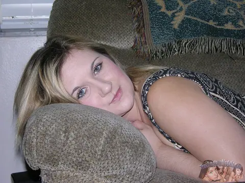 Fifi Foxx: Chubby Blonde MILF in Lingerie Pulls Her Panties Aside and Spreads – photo 6 of 16