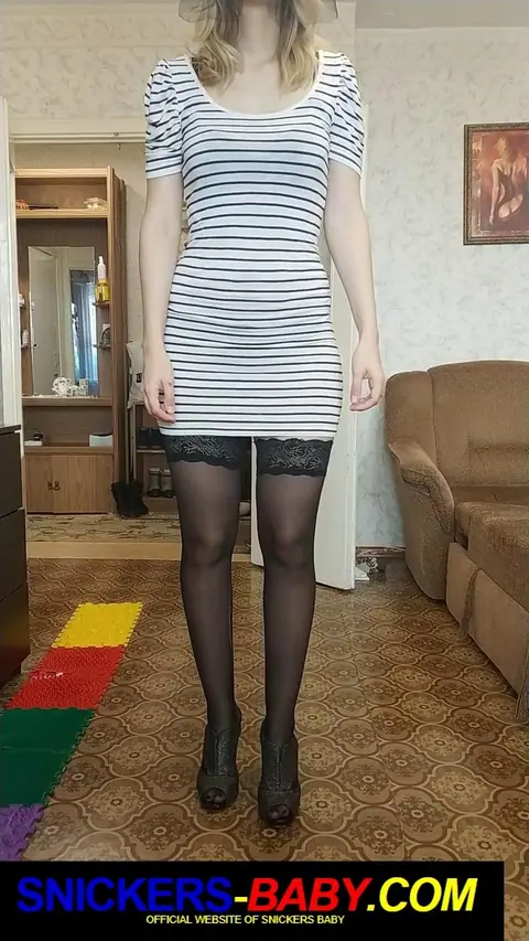 Amateur Blonde Lifts Her Skirt and Spreads in the Bathroom – photo 3 of 15