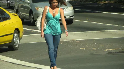 Brooklyn Chase: Curvy Brunette MILF Reveals Her Big Tits in the Car Selfie – photo 16 of 16
