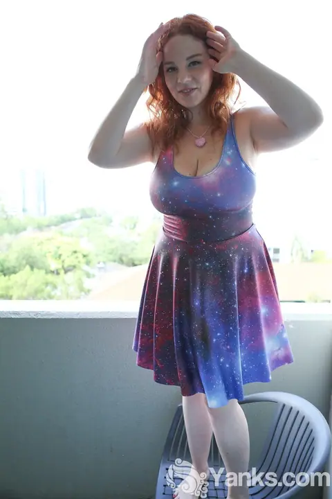 BBW Redhead Shows Off Her Big Natural Tits – photo 6 of 16
