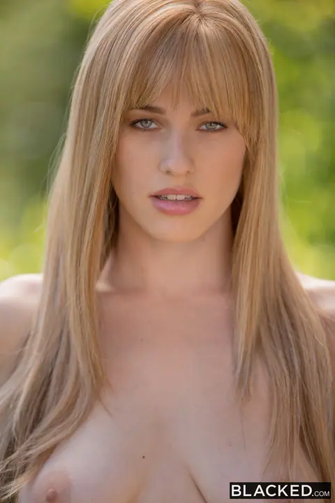 Riley Nixon: Blonde Thick Babe Takes a Facial from a Black Man – photo 7 of 20