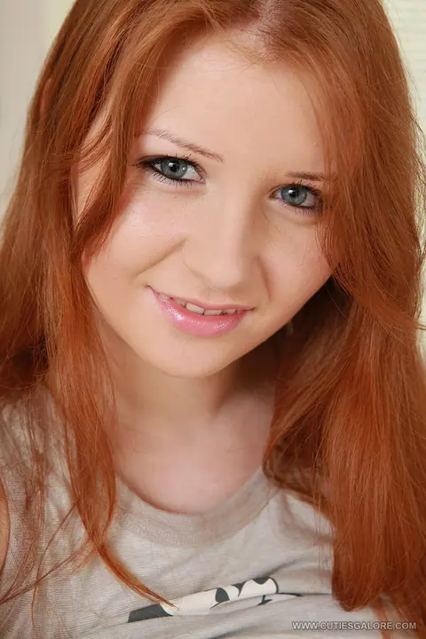 Jess B: Pale Redhead PAWG Undresses and Uses a Dildo – photo 5 of 19