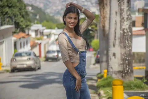 Denisse Gomez: Brunette Latina Poses Outdoors in Jeans – photo 7 of 20