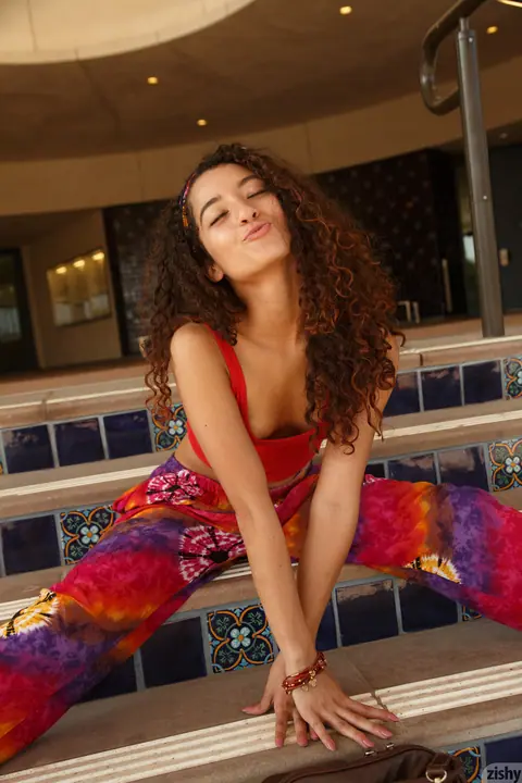Lana Lovelace: Slim Curly Latina Spreads Her Hairy Pussy Outdoors – photo 9 of 12