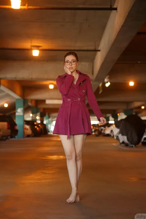 Elizabeth Marxs: Redhead with Glasses Flashes Her Natural Tits Outdoors – photo 1 of 11