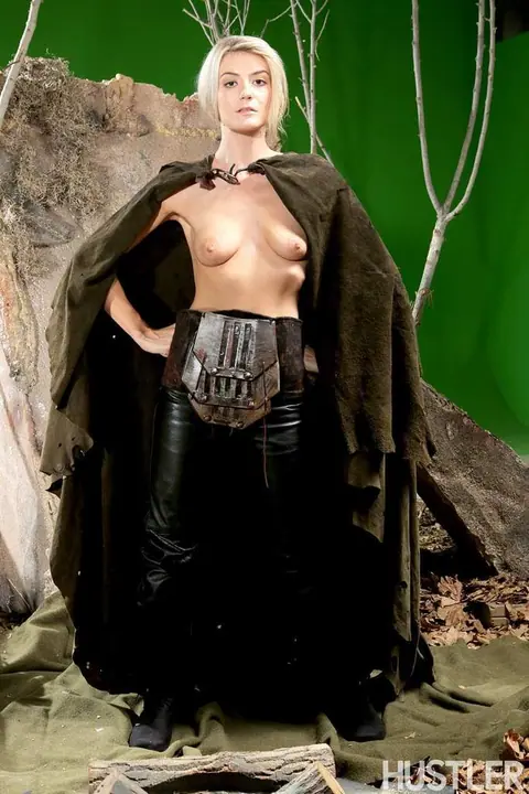 Amanda Tate: Thick Blonde Strips Out of Medieval Cosplay and Spreads – photo 6 of 16