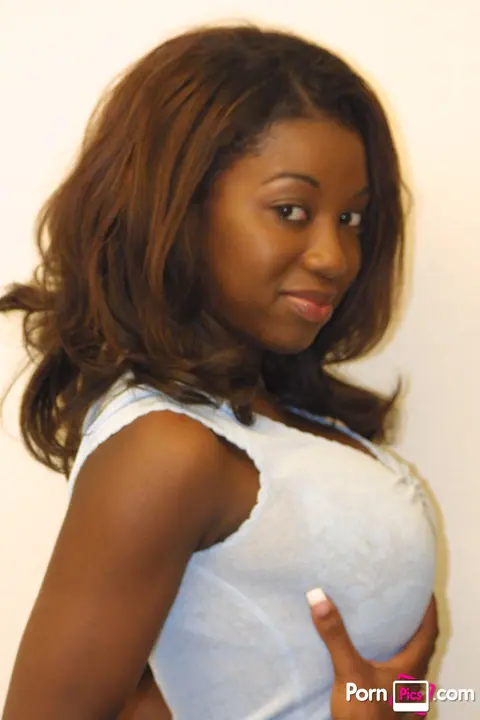 Audree James: Ebony Brunette with Big Natural Tits Takes a Facial – photo 2 of 20
