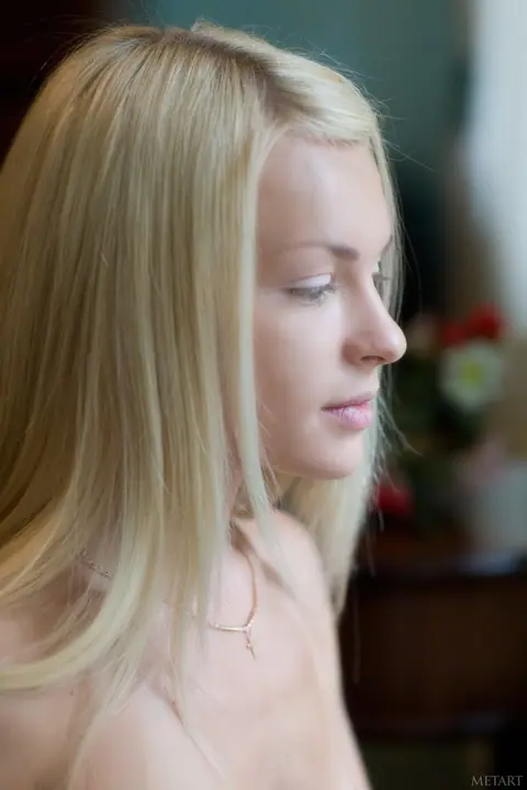 Petite Athletic Blonde Strips Nude and Shows Her Body – photo 1 of 20