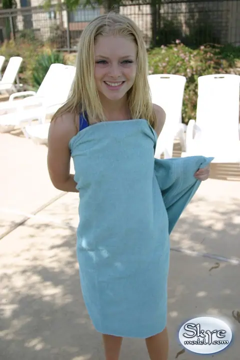 Skye Model: Blonde in a Wet Bikini Spreads by the Pool – photo 12 of 12