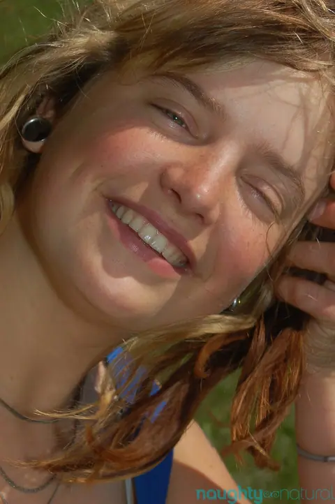 European BBW Undresses Outdoors and Spreads Her Hairy Pussy – photo 9 of 20