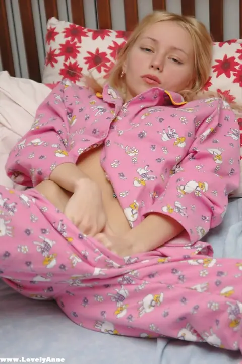 Lovely Anne: Busty Blonde Masturbates and Spreads Her Legs – photo 5 of 15