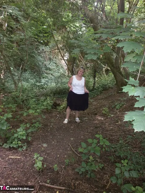 Thick MILF in Stockings Fingers Her Hairy Pussy on the Forest Bench – photo 1 of 20