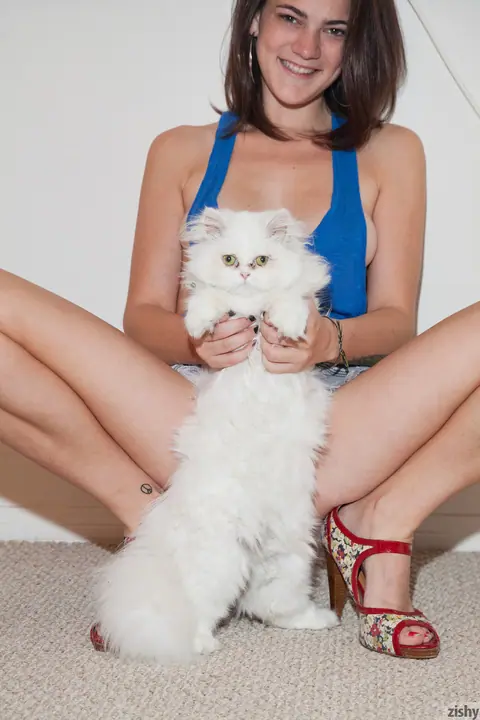 Tristyn Berrimore: Slim Brunette in Shorts Pulls Them Aside and Spreads – photo 4 of 11