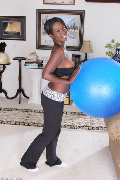 Sayanna Monroe: Ebony Brunette MILF Strips and Spreads Her Black Pussy – photo 3 of 20
