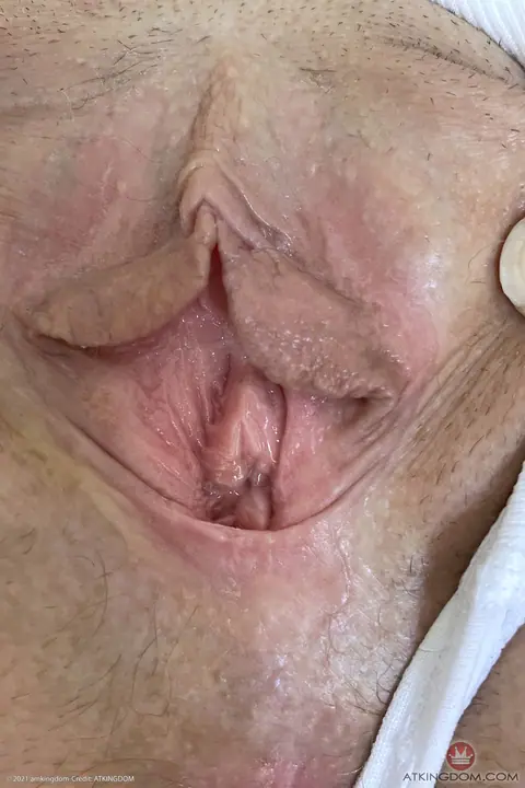 Jackie Hoff: Brunette MILF Gapes Her Asshole in Heels – photo 13 of 20