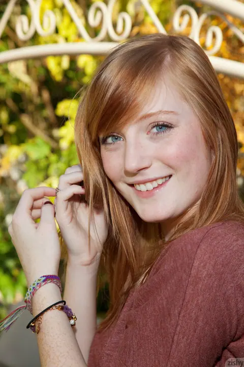 Redhead Poses Nude Outdoors in Sunlight – photo 3 of 11