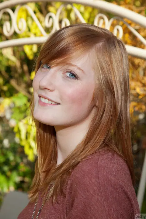 Redhead Poses Nude Outdoors in Sunlight – photo 4 of 11