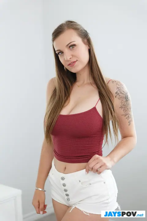 Kenzie Love: Brunette with Big Tits Strips Off Her Shorts and Shows Off – photo 5 of 20