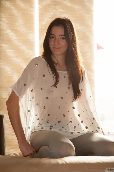 Olive Southard: Petite Brunette Pulls Yoga Pants Aside and Spreads – photo 2 of 11