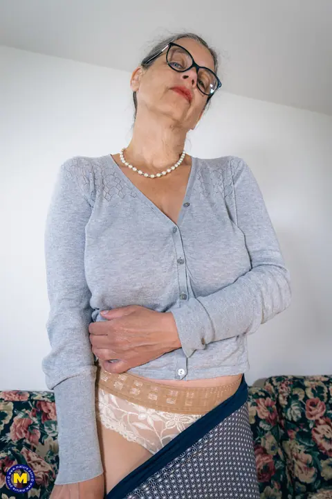 Busty Tina: Mature German Brunette with Big Natural Tits Spreads Her Hairy Pussy – photo 3 of 20