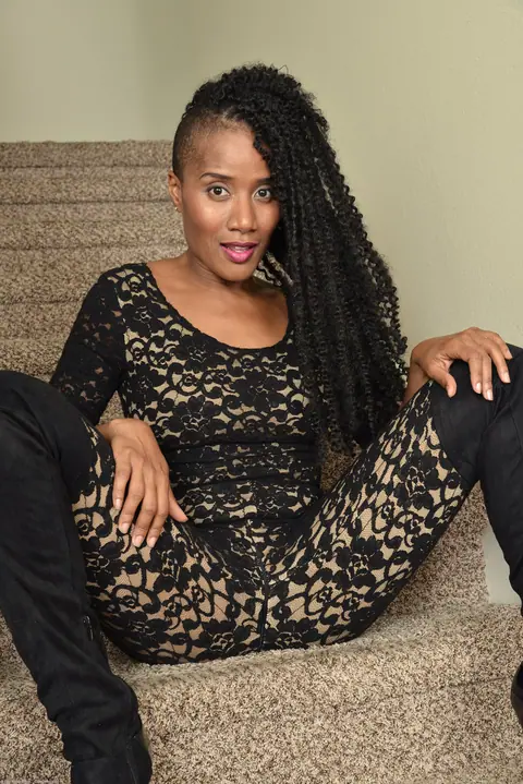 JetSet Jasmine: Busty Ebony Brunette with Dreadlocks Bares Her Pussy on the Stairs – photo 2 of 21