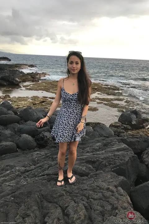 Mi Ha Doan: Asian Brunette in Glasses Spreads on the Beach – photo 10 of 20