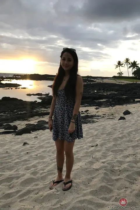 Mi Ha Doan: Asian Brunette in Glasses Spreads on the Beach – photo 20 of 20