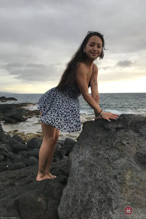 Mi Ha Doan: Asian Brunette in Glasses Spreads on the Beach – photo 6 of 20