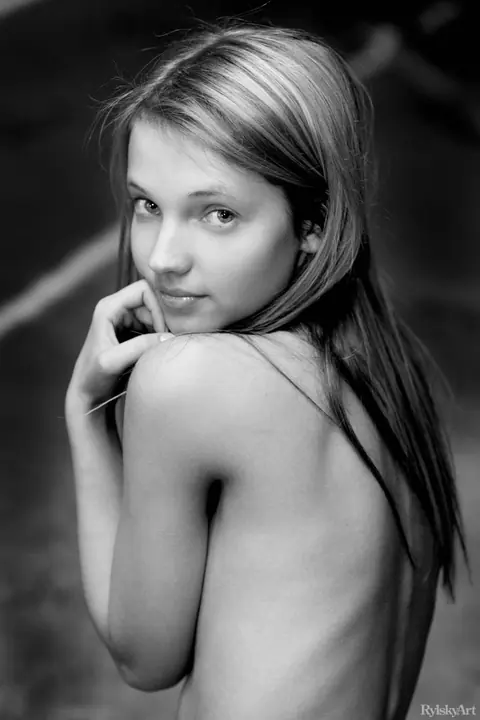 Anastasia Savina: Skinny Blonde Strips and Shows Her Small Natural Tits – photo 15 of 20