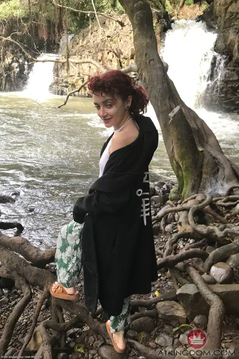 Lola Fae: Petite Redhead Undresses and Spreads Her Pussy – photo 15 of 20