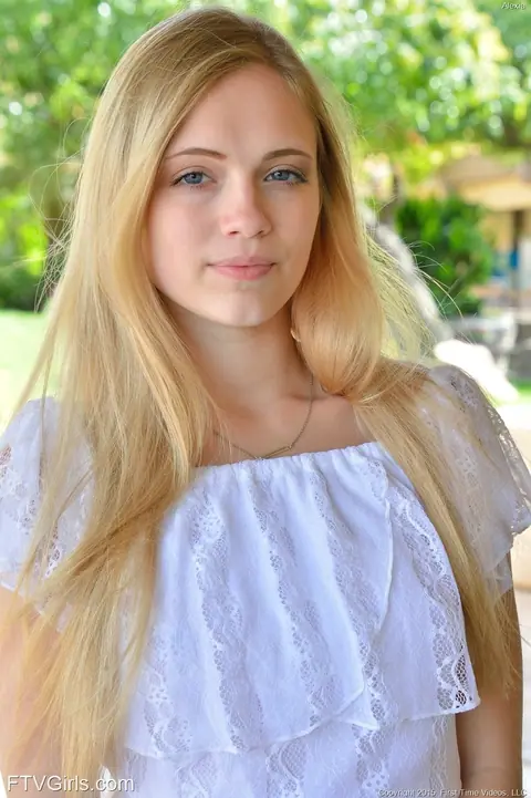 Alex Grey: Blonde PAWG Undresses in the Bedroom and Worships Her Toes – photo 3 of 20