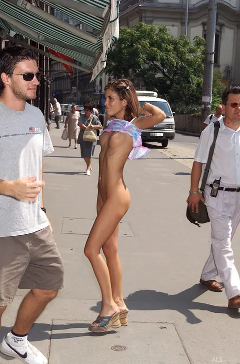 Jana Miartusova: Hungarian PAWG Flashes Her Fake Tits and Spreads Outdoors – photo 11 of 20