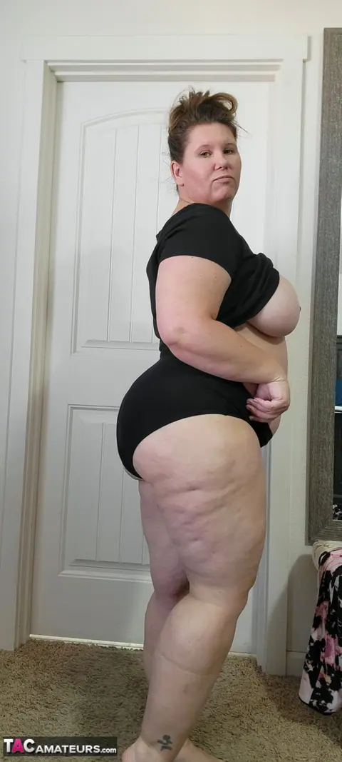 Busty Kris Ann: Blonde Mature PAWG Strips Out of Her Yoga Pants – photo 9 of 16
